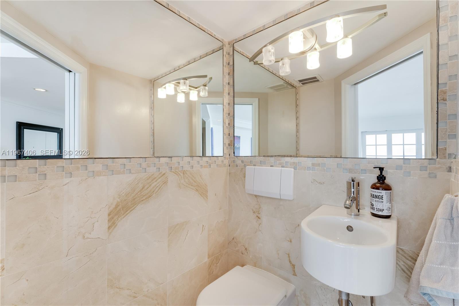 520 Brickell Key Dr #A1506, Miami FL 33131