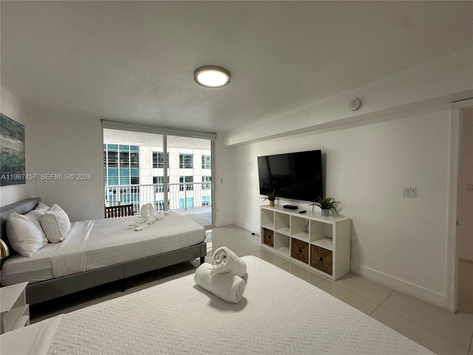 1200 Brickell Bay Dr #1712, Miami FL 33131