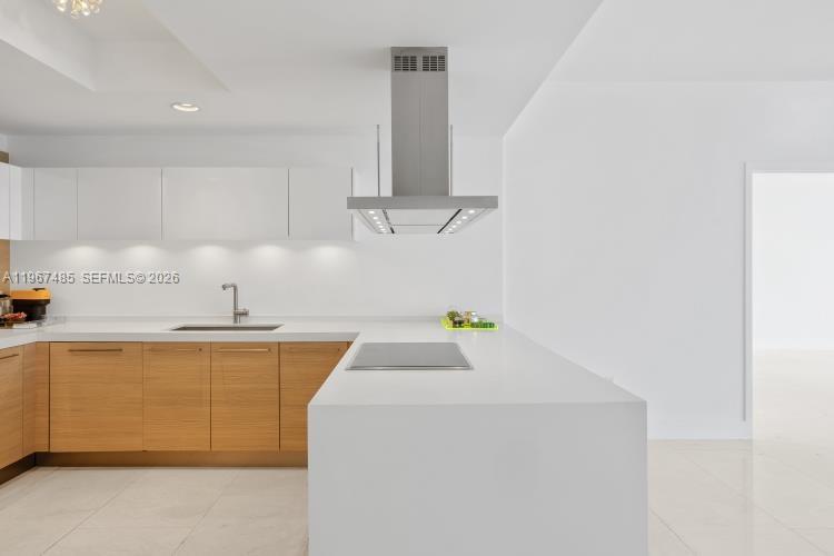17301 Biscayne Blvd #305, North Miami Beach FL 33160