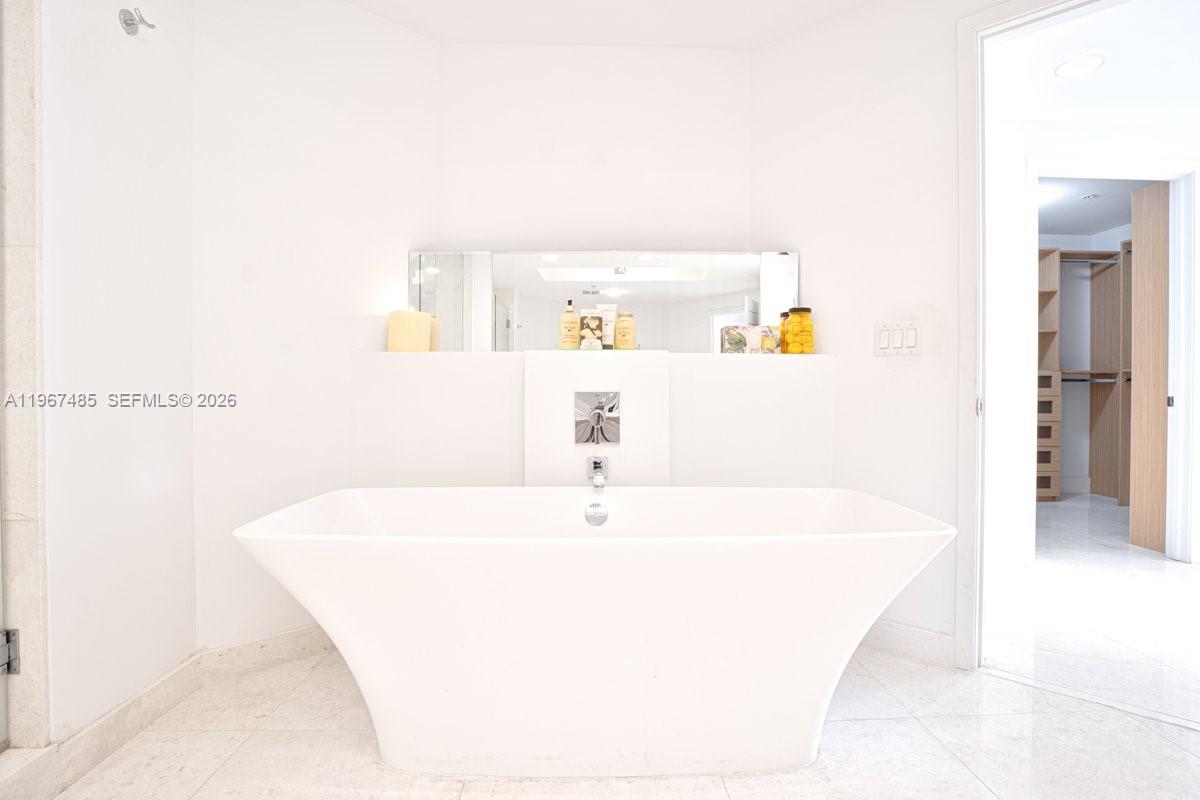 17301 Biscayne Blvd #305, North Miami Beach FL 33160