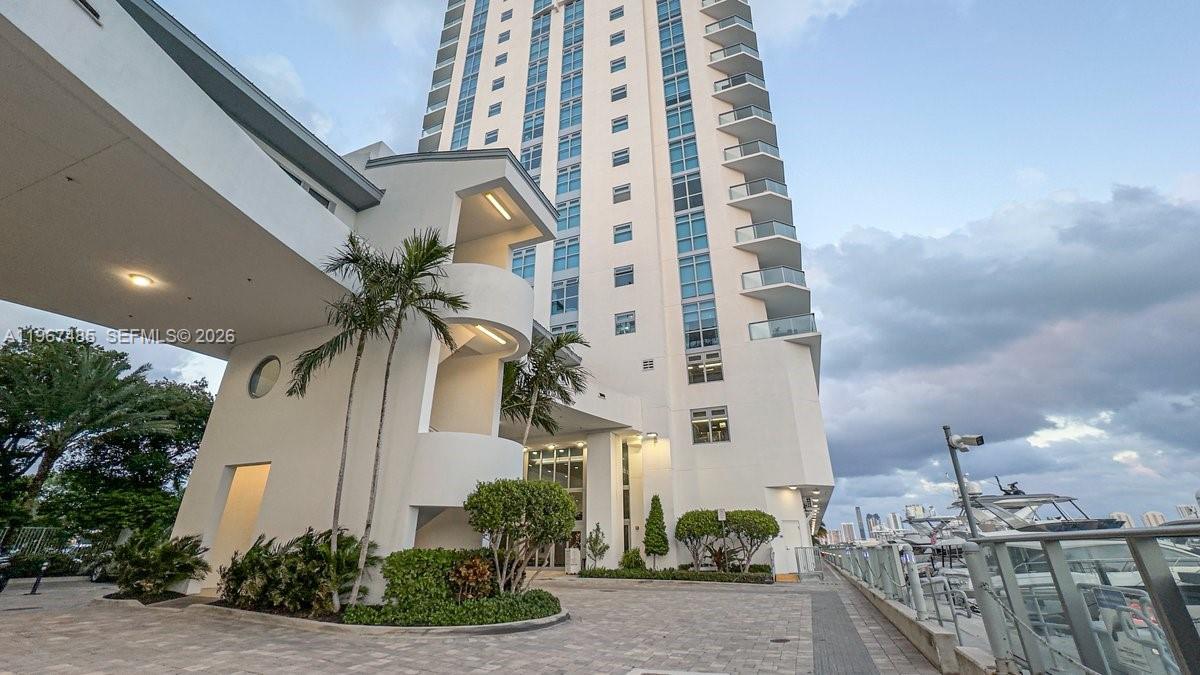 17301 Biscayne Blvd #305, North Miami Beach FL 33160