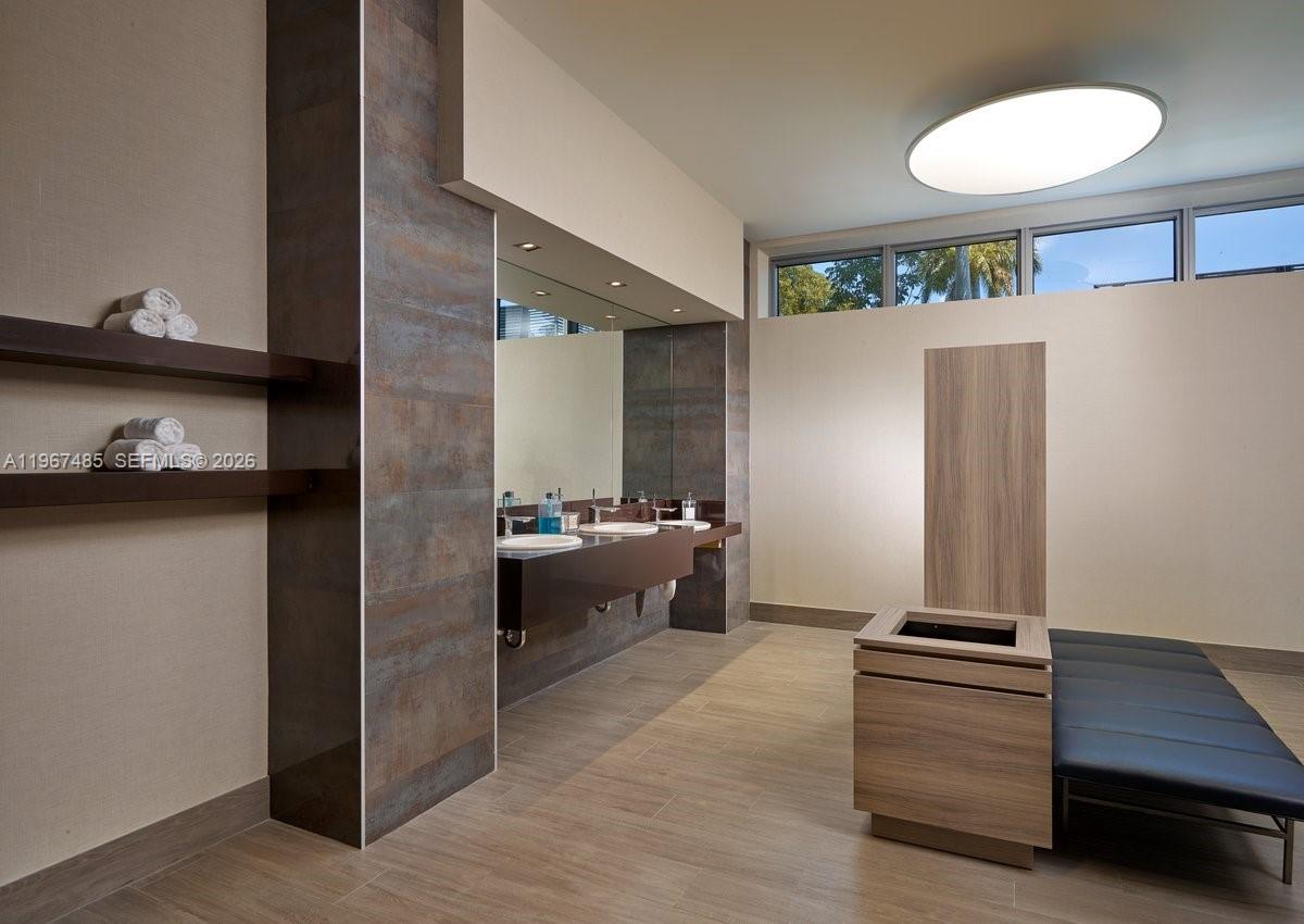 17301 Biscayne Blvd #305, North Miami Beach FL 33160