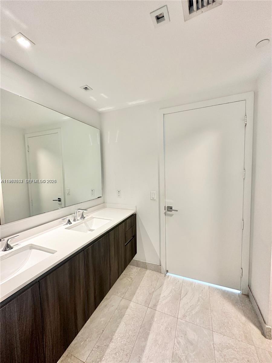 488 NE 18th St #4304, Miami FL 33132