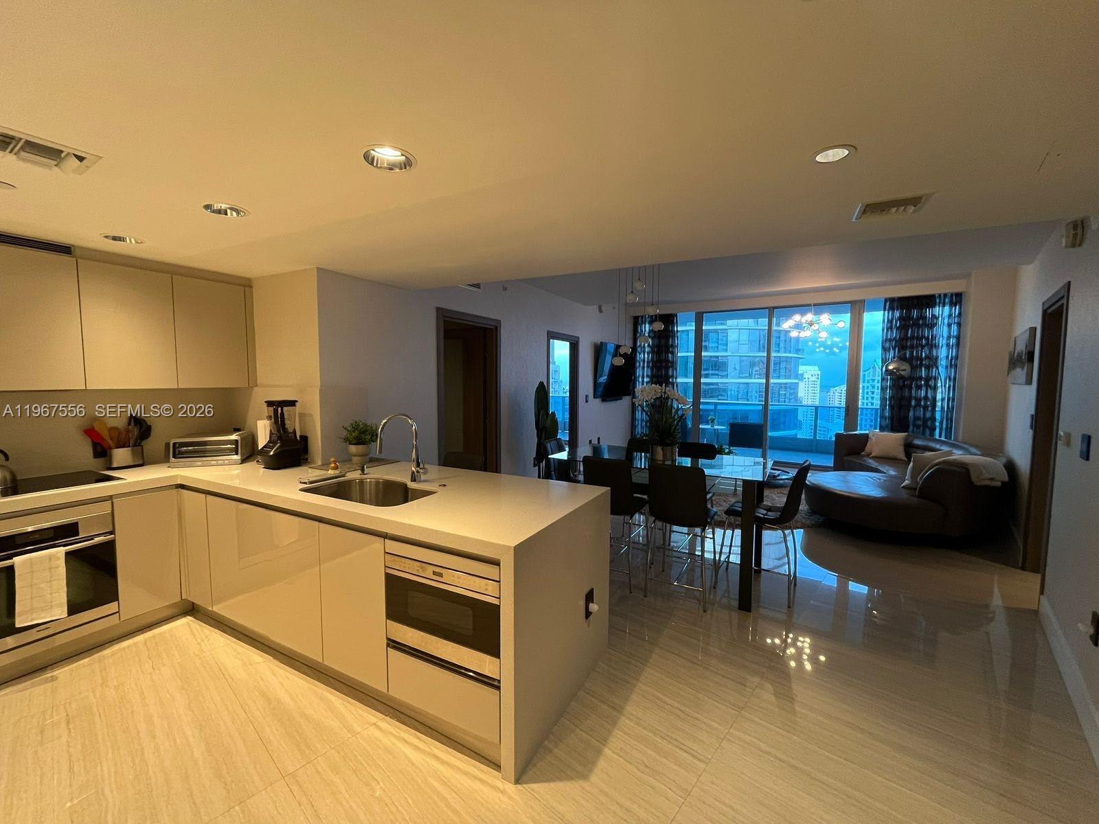 200 Biscayne Boulevard Way #4403, Miami FL 33131