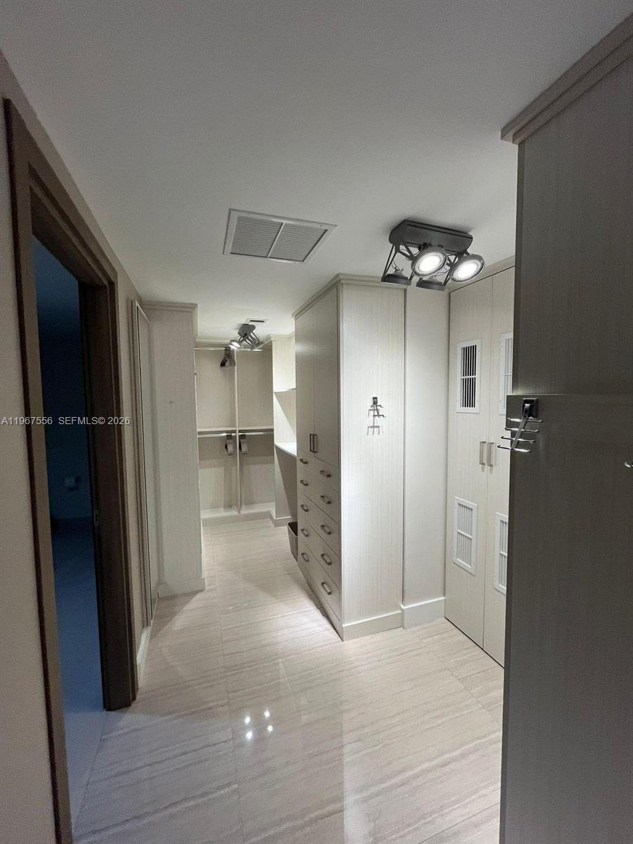 200 Biscayne Boulevard Way #4403, Miami FL 33131
