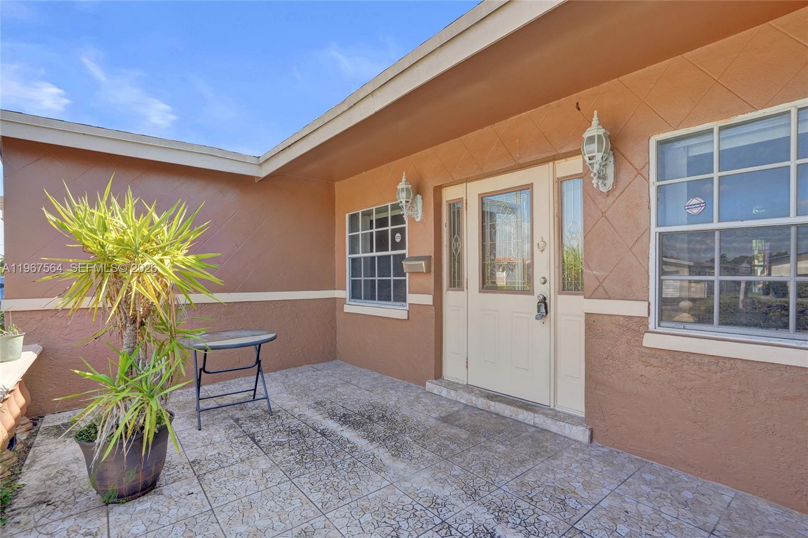 4966 NW 39th St, Lauderdale Lakes FL 33319