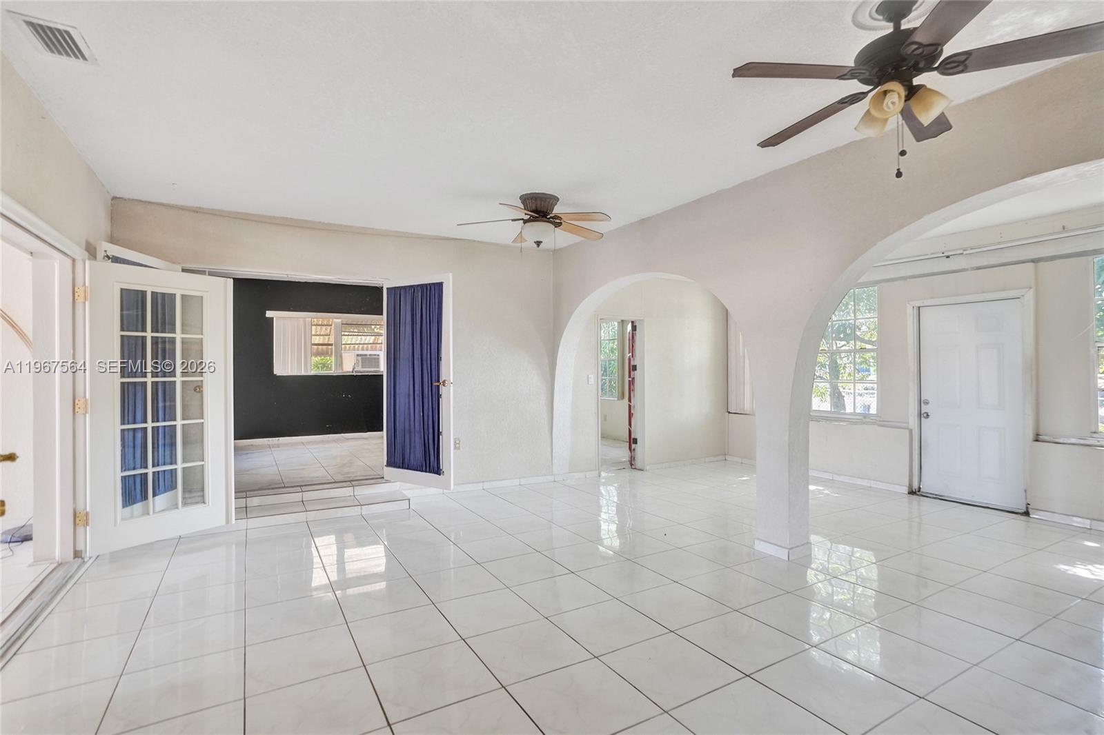 4966 NW 39th St, Lauderdale Lakes FL 33319