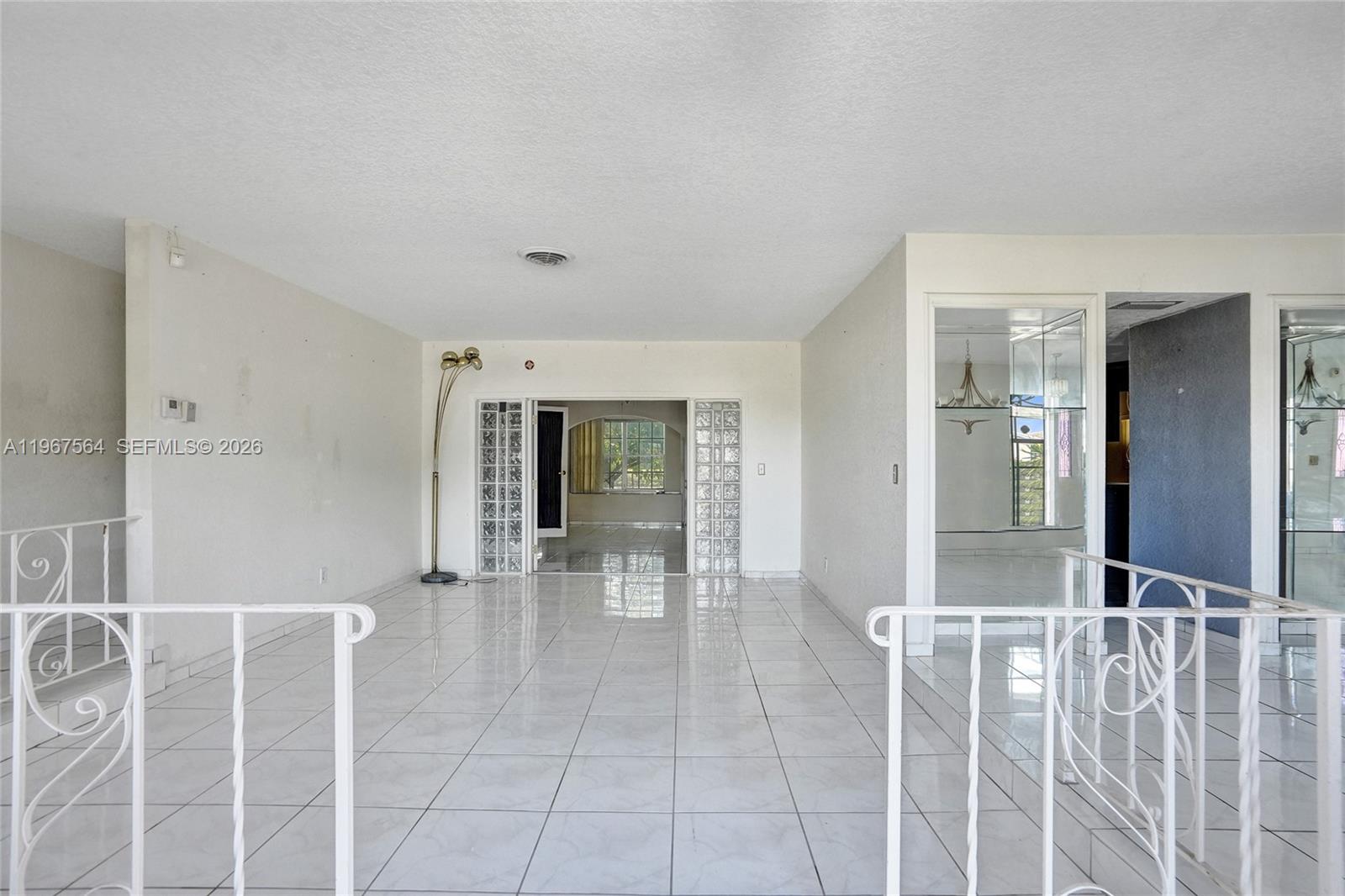4966 NW 39th St, Lauderdale Lakes FL 33319