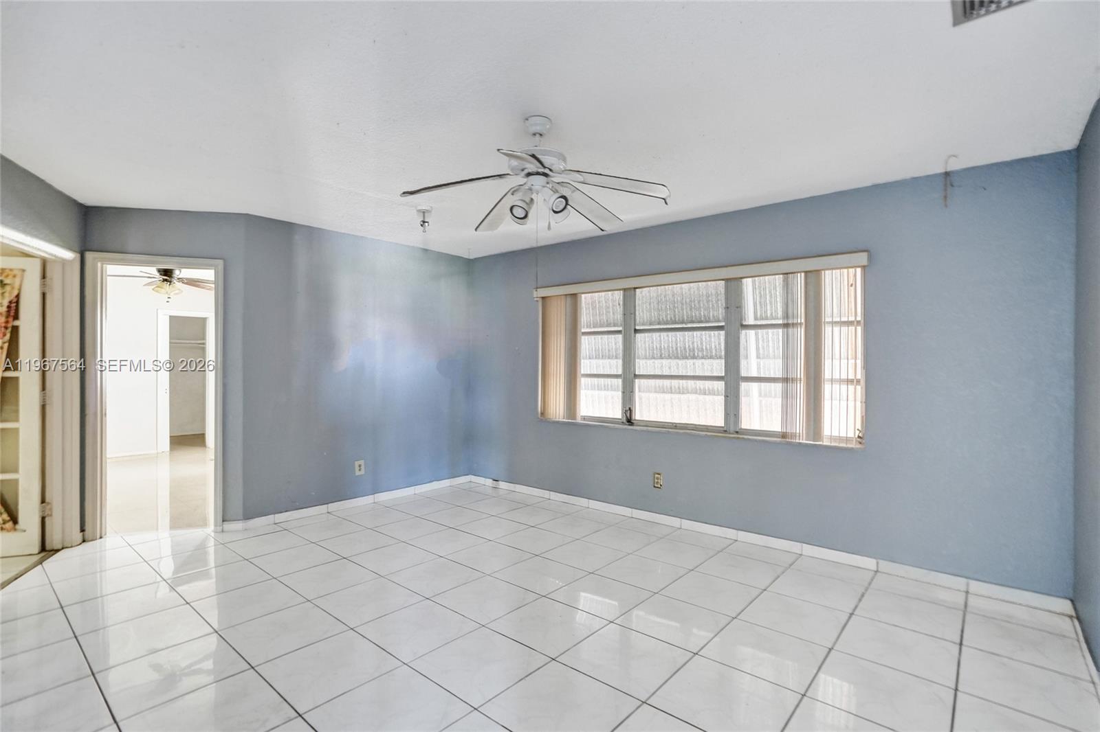 4966 NW 39th St, Lauderdale Lakes FL 33319