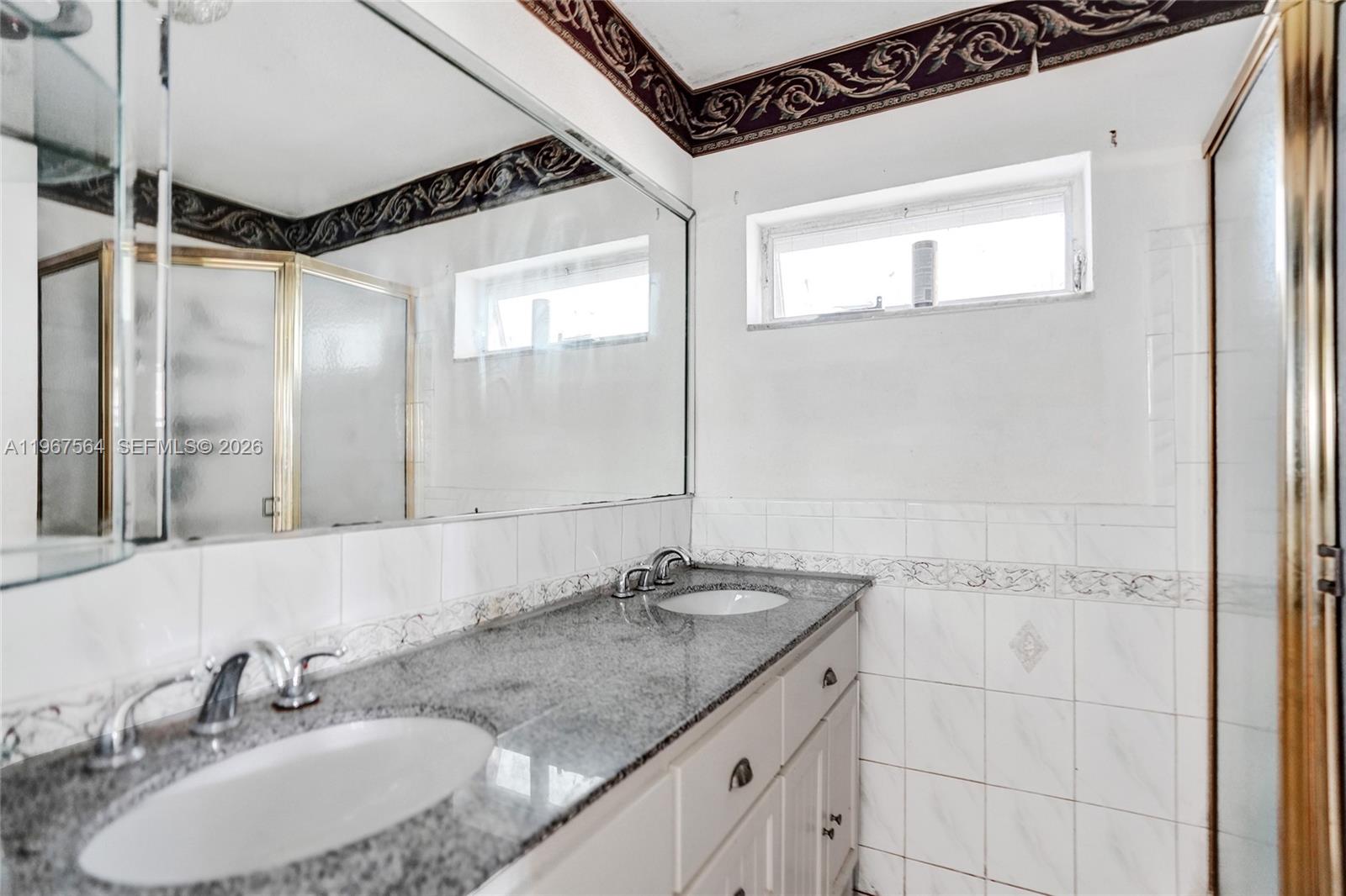 4966 NW 39th St, Lauderdale Lakes FL 33319