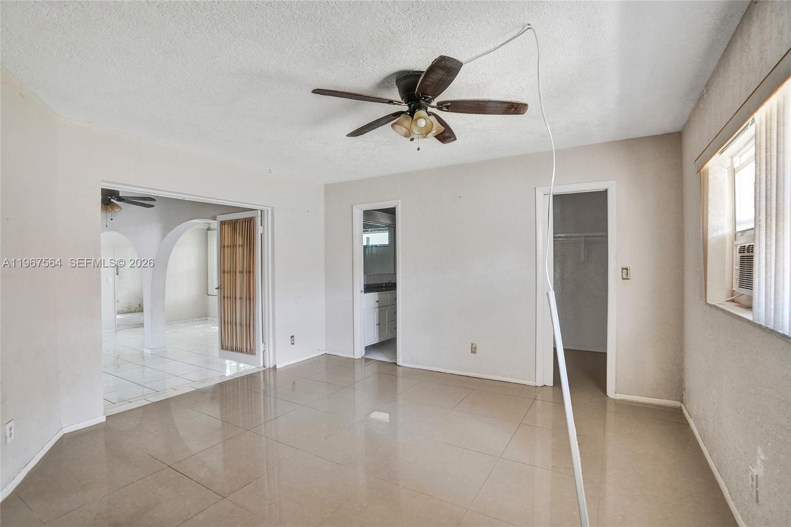 4966 NW 39th St, Lauderdale Lakes FL 33319
