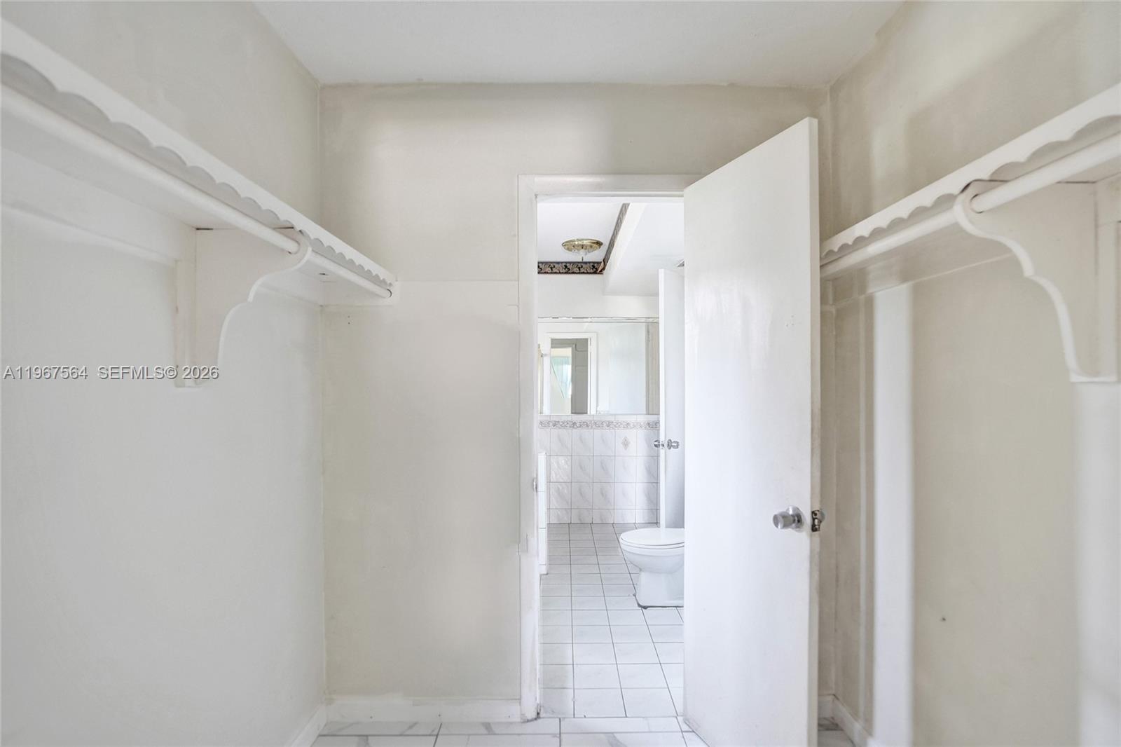 4966 NW 39th St, Lauderdale Lakes FL 33319
