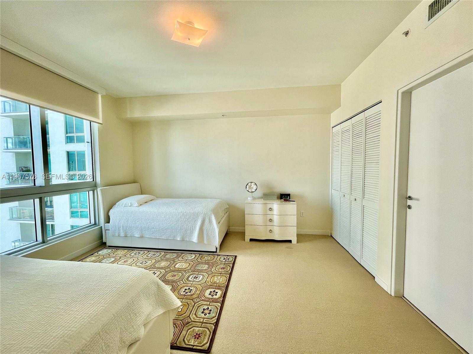 300 S Biscayne Blvd #T-3403, Miami FL 33131