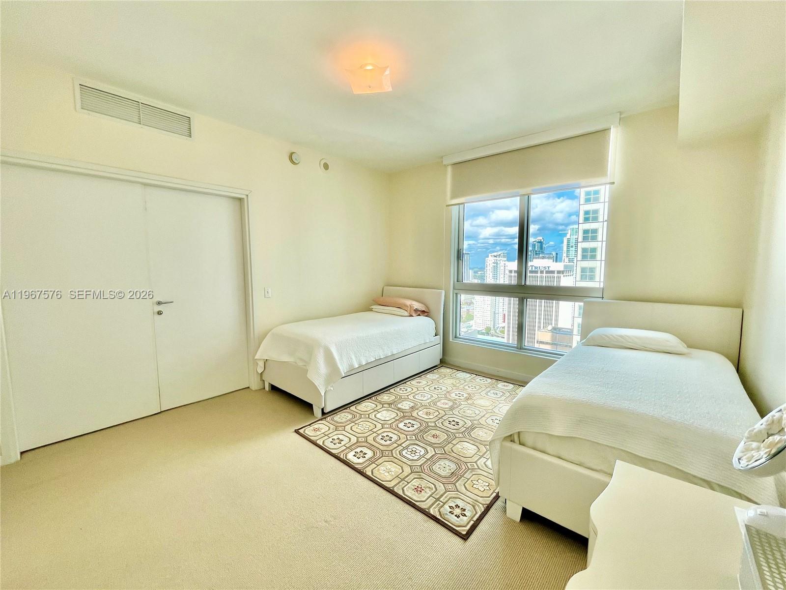 300 S Biscayne Blvd #T-3403, Miami FL 33131
