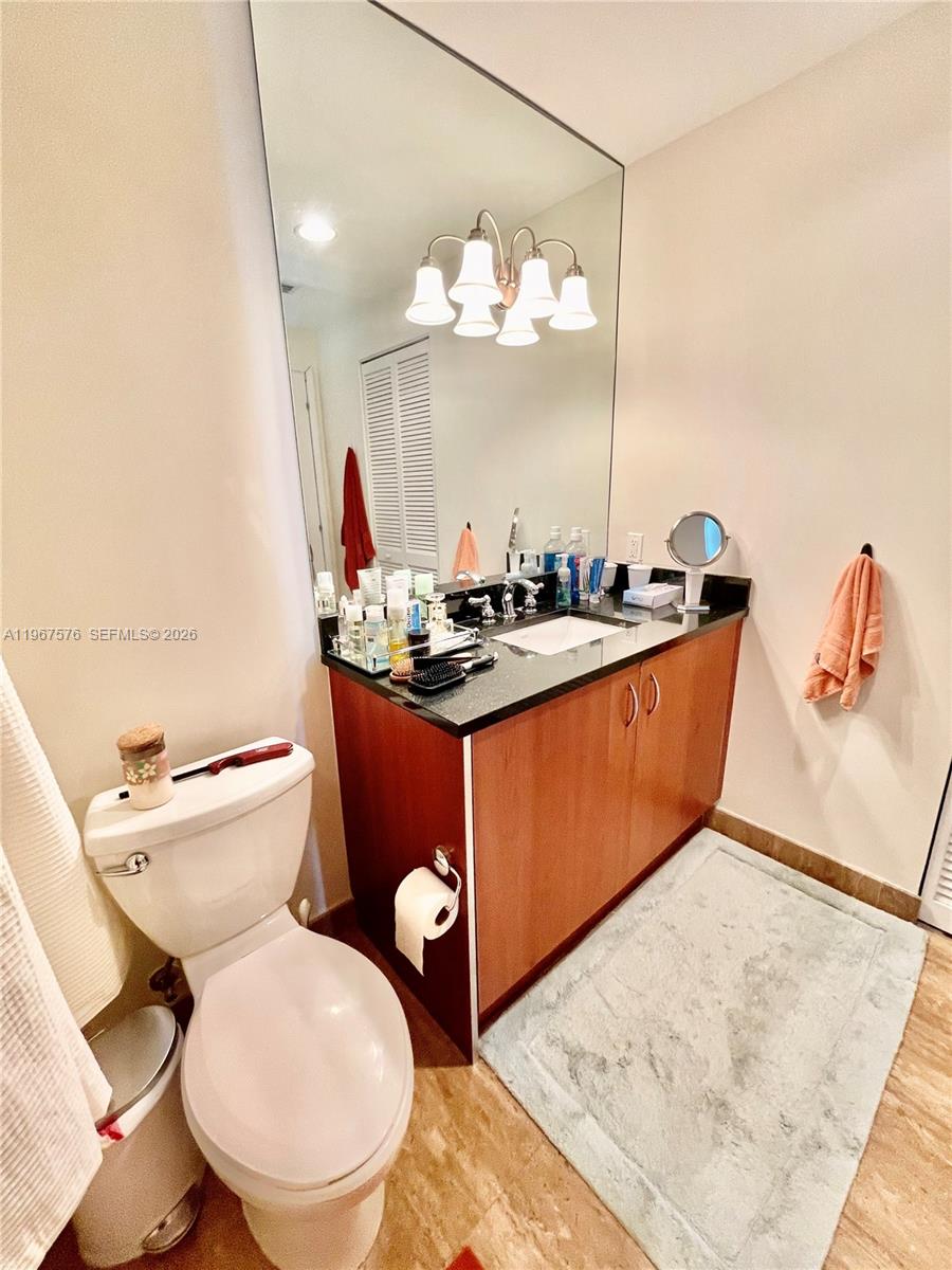 300 S Biscayne Blvd #T-3403, Miami FL 33131