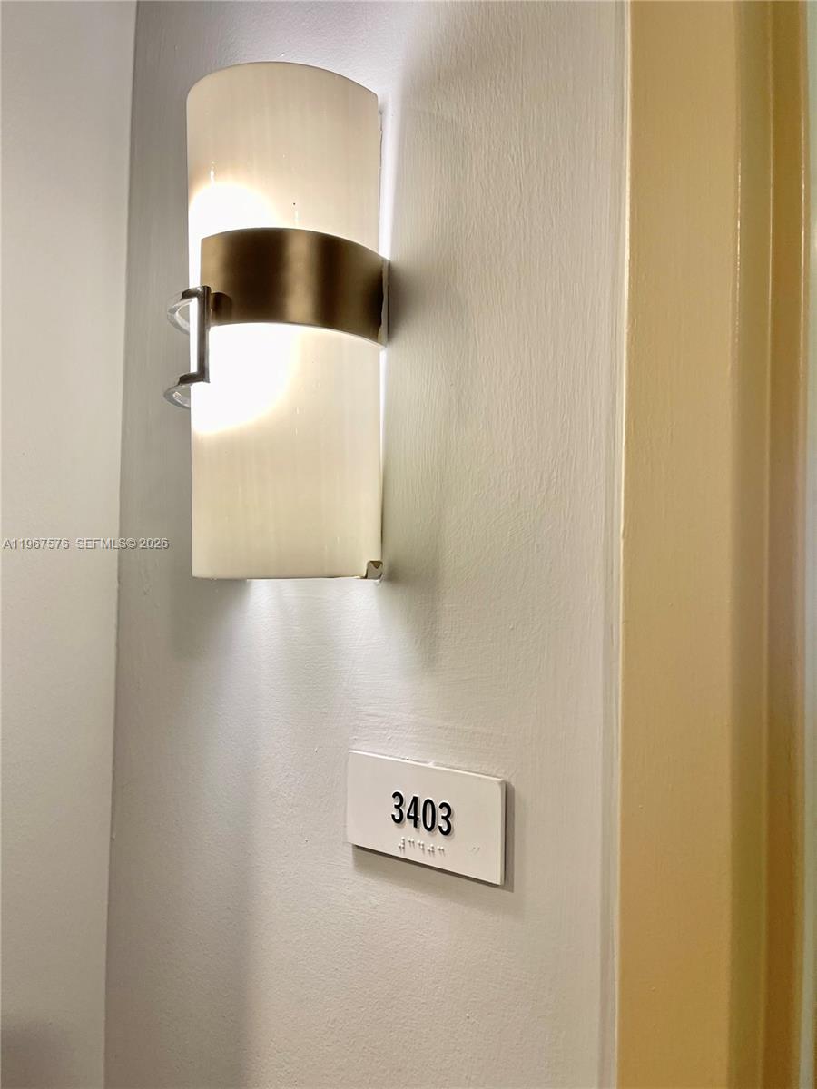 300 S Biscayne Blvd #T-3403, Miami FL 33131