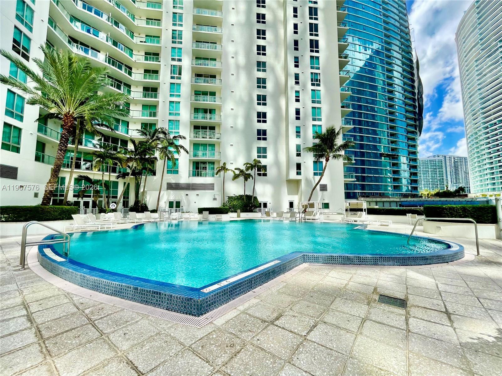 300 S Biscayne Blvd #T-3403, Miami FL 33131