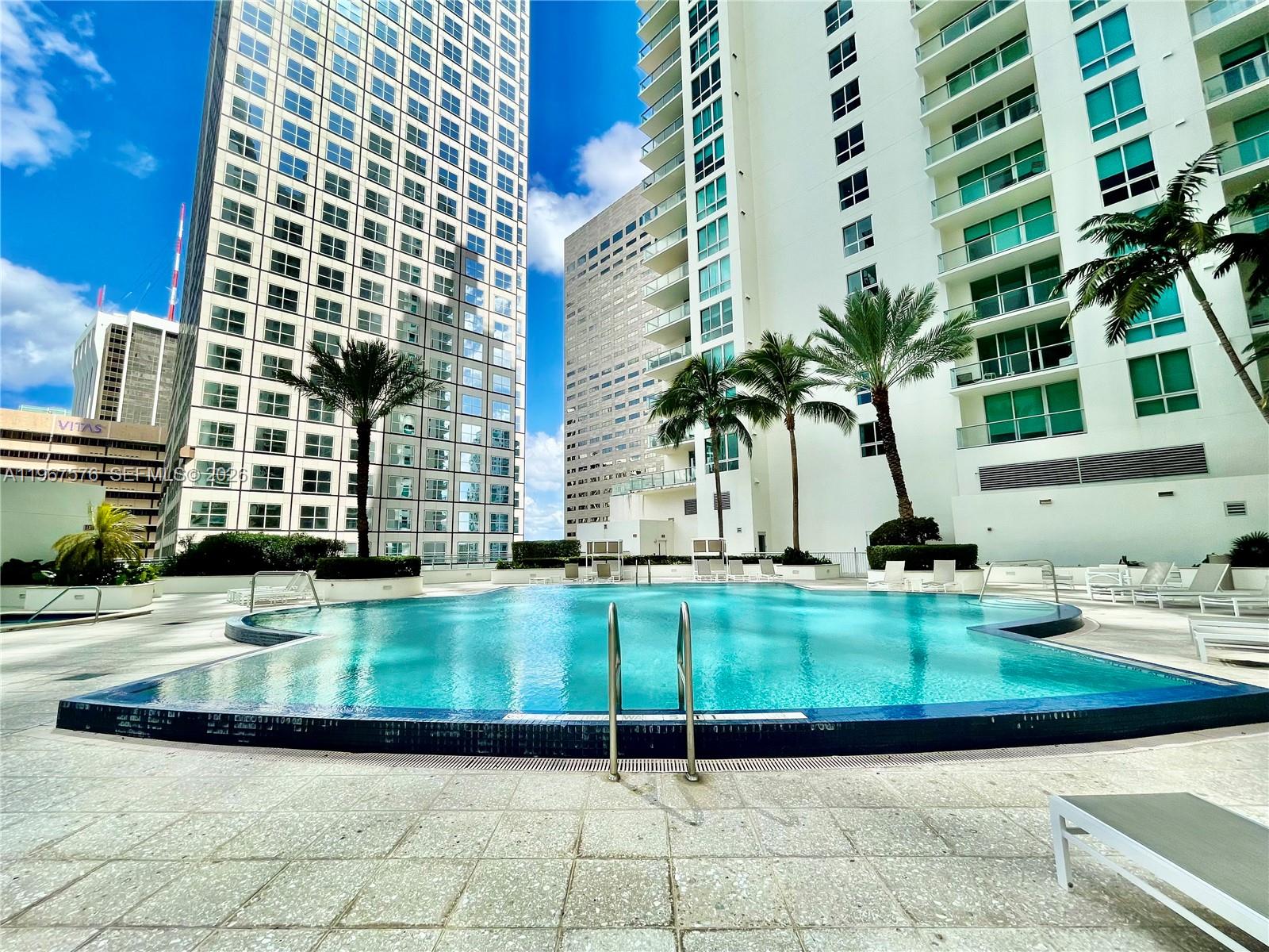 300 S Biscayne Blvd #T-3403, Miami FL 33131