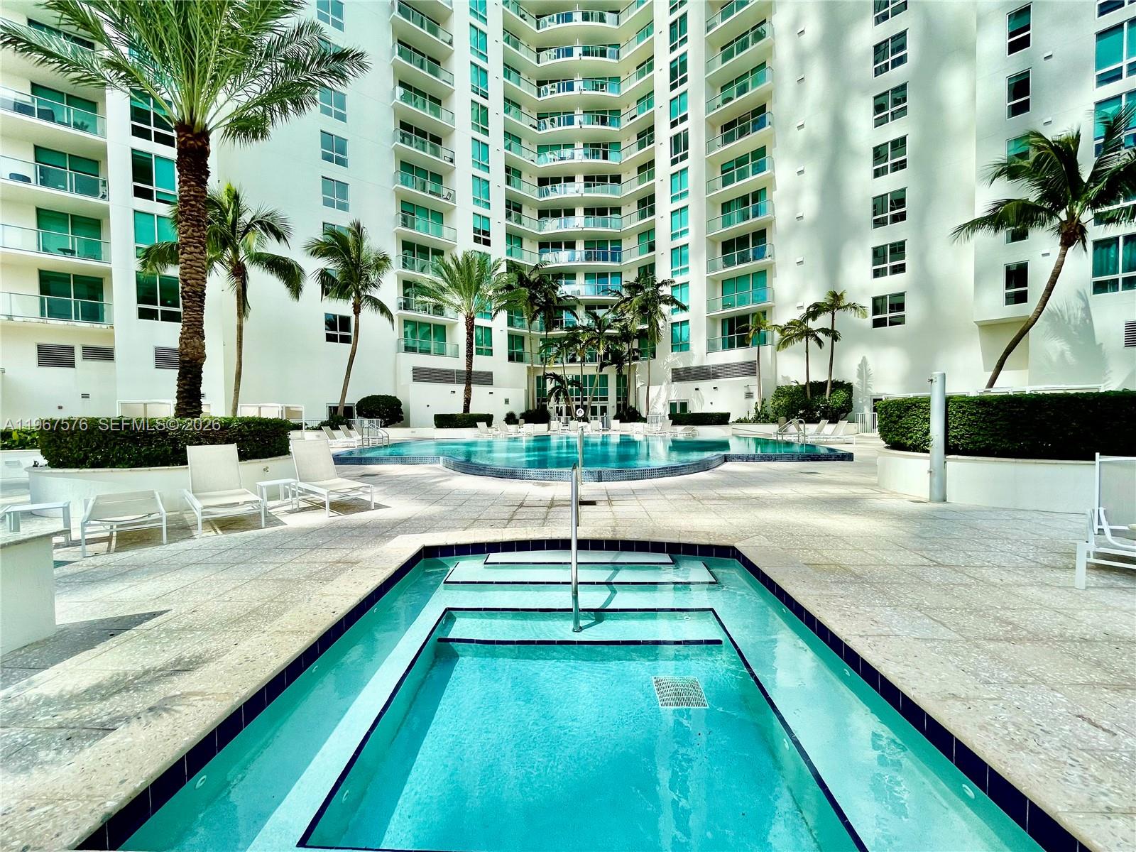 300 S Biscayne Blvd #T-3403, Miami FL 33131