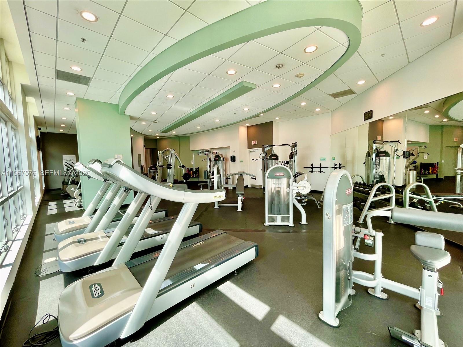 300 S Biscayne Blvd #T-3403, Miami FL 33131