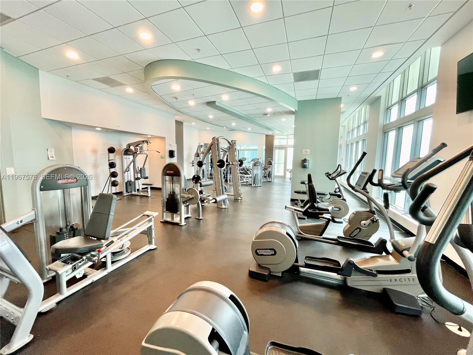 300 S Biscayne Blvd #T-3403, Miami FL 33131