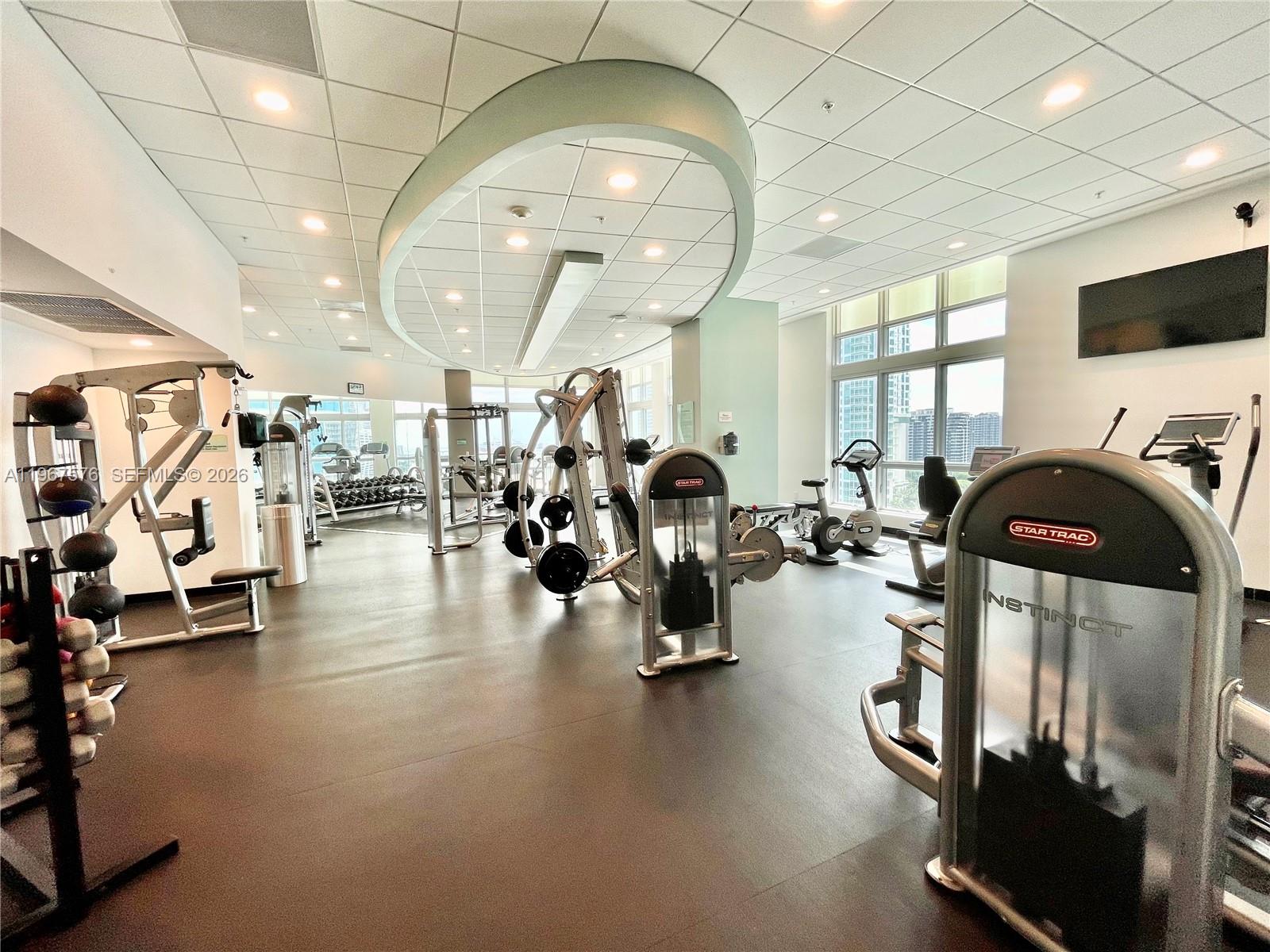 300 S Biscayne Blvd #T-3403, Miami FL 33131