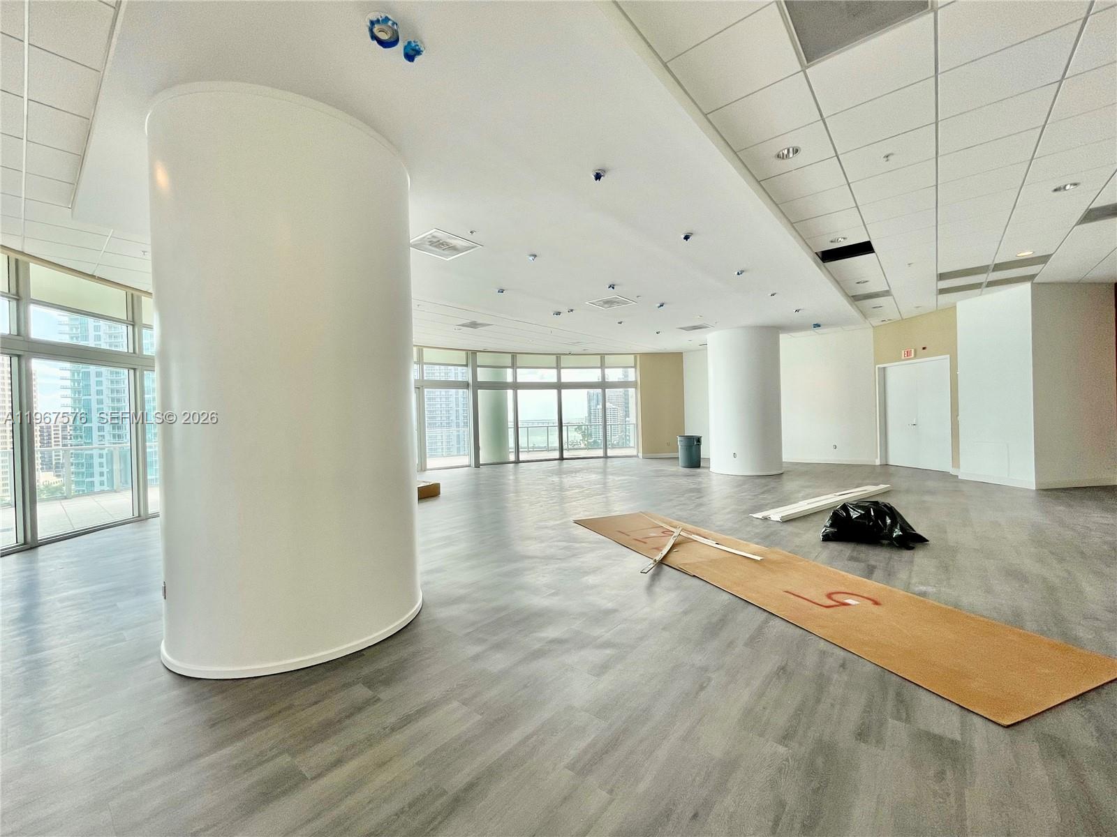 300 S Biscayne Blvd #T-3403, Miami FL 33131