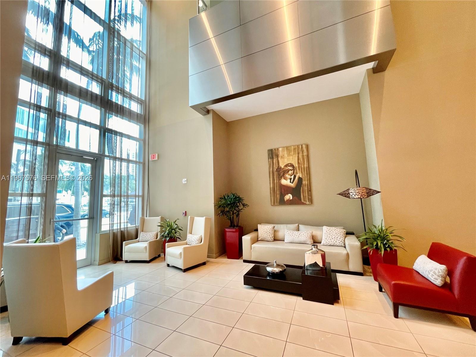 300 S Biscayne Blvd #T-3403, Miami FL 33131
