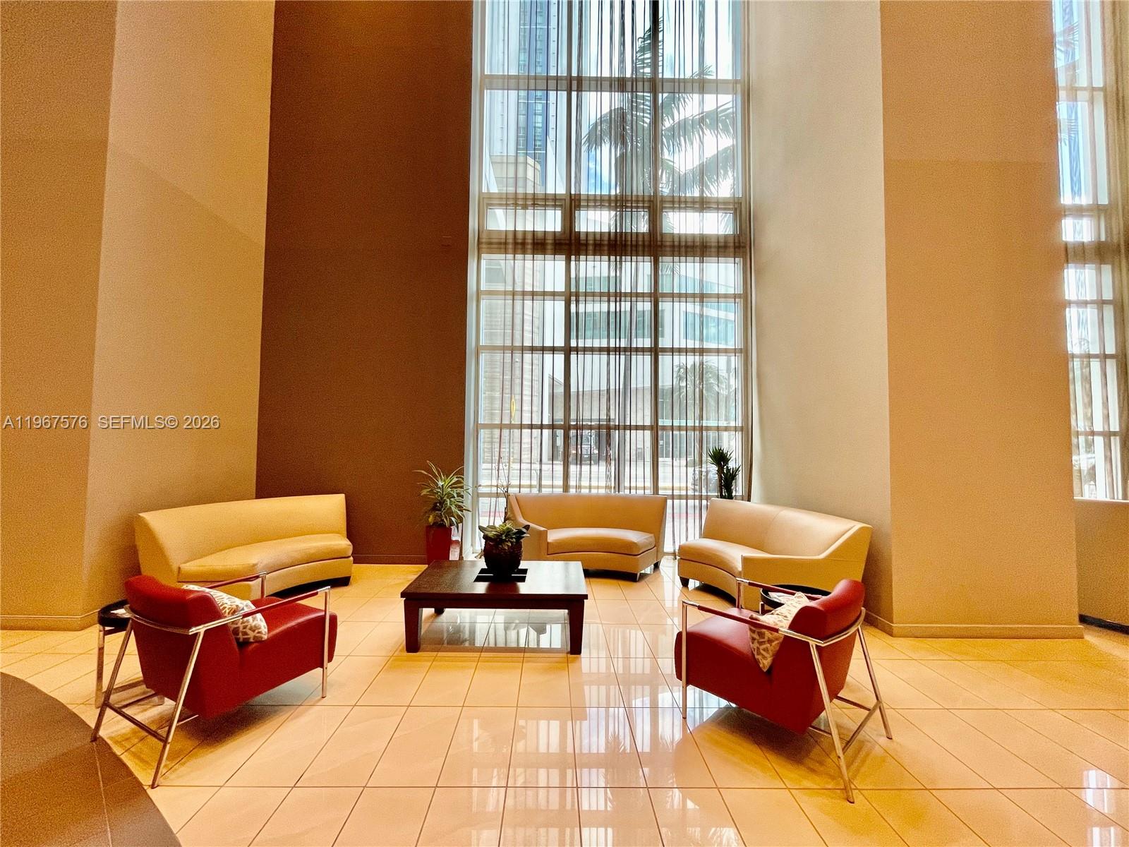 300 S Biscayne Blvd #T-3403, Miami FL 33131