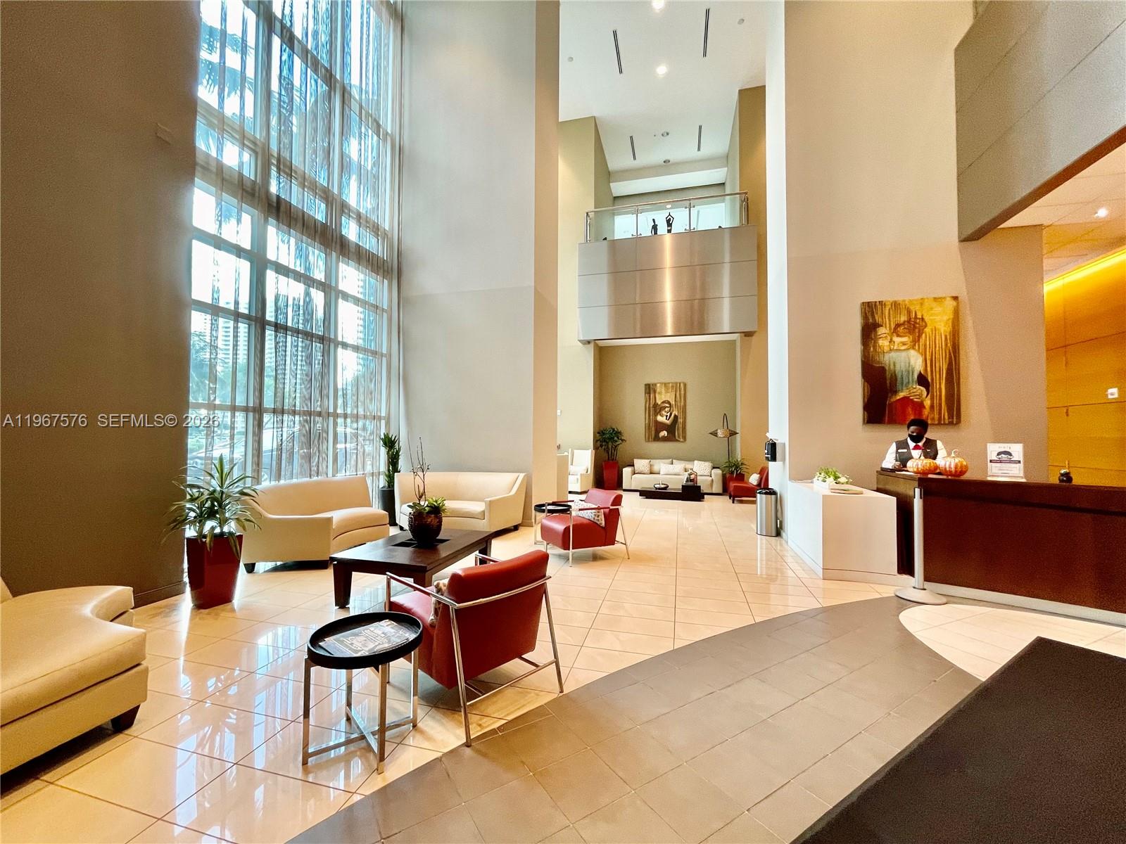 300 S Biscayne Blvd #T-3403, Miami FL 33131