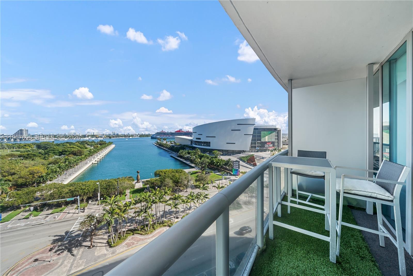 888 Biscayne Blvd #910, Miami FL 33132