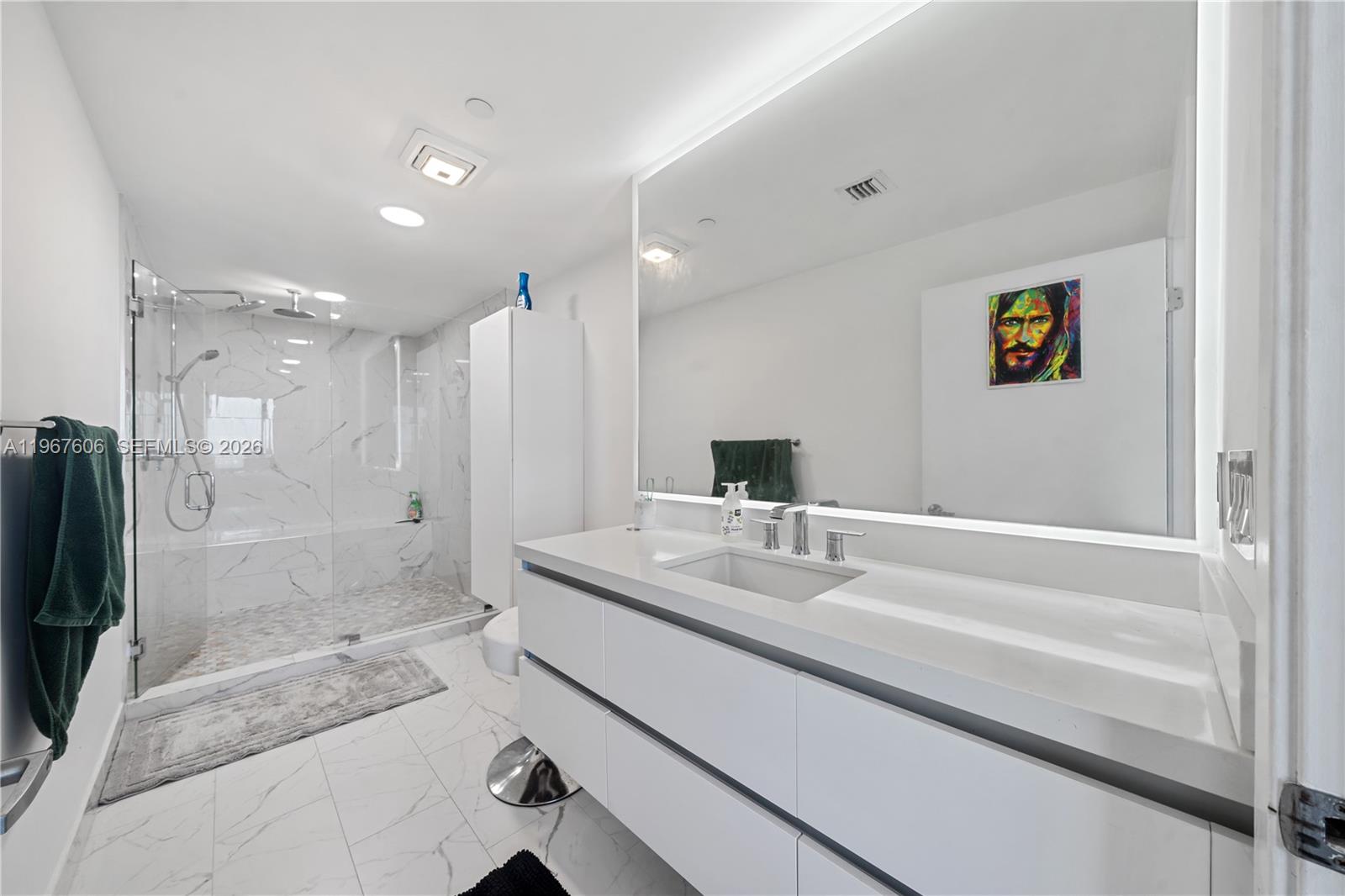 888 Biscayne Blvd #910, Miami FL 33132