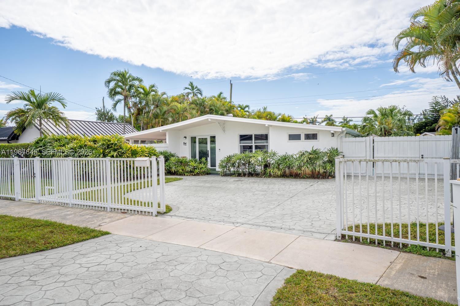 11430 SW 46th St, Miami FL 33165