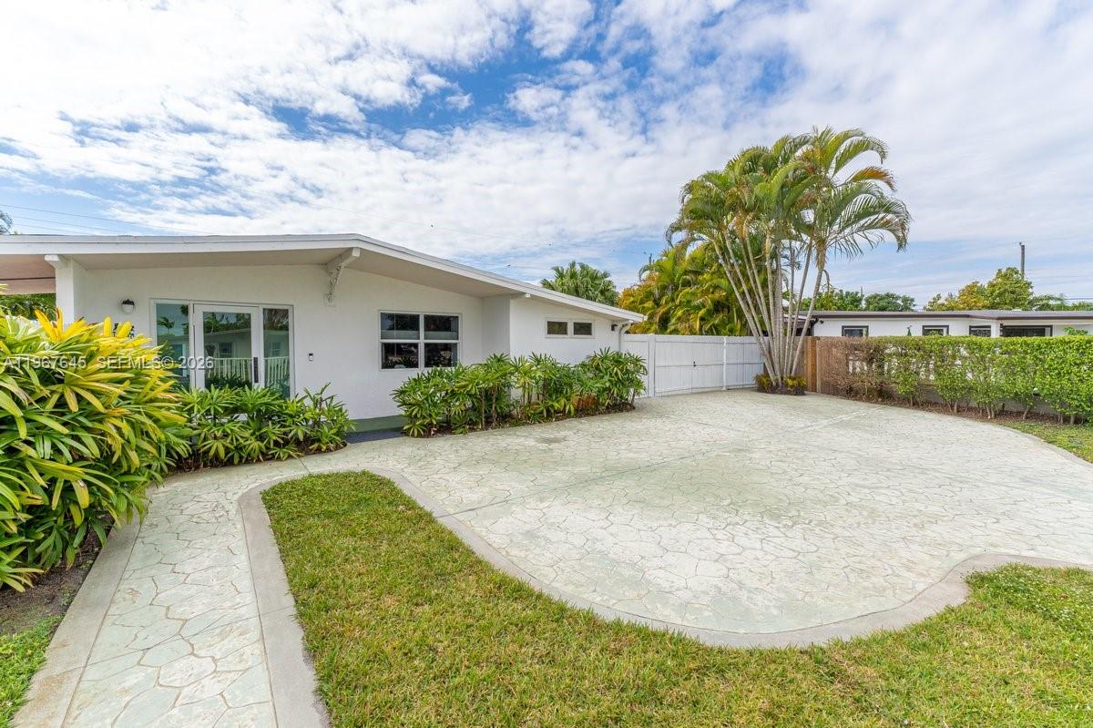 11430 SW 46th St, Miami FL 33165