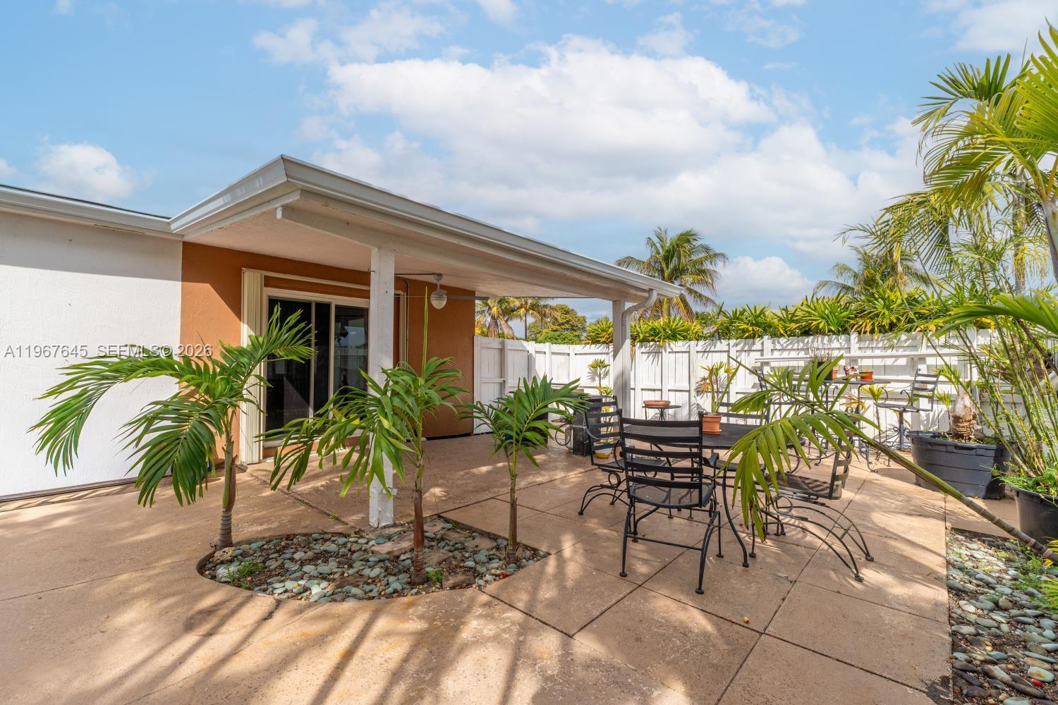 11430 SW 46th St, Miami FL 33165
