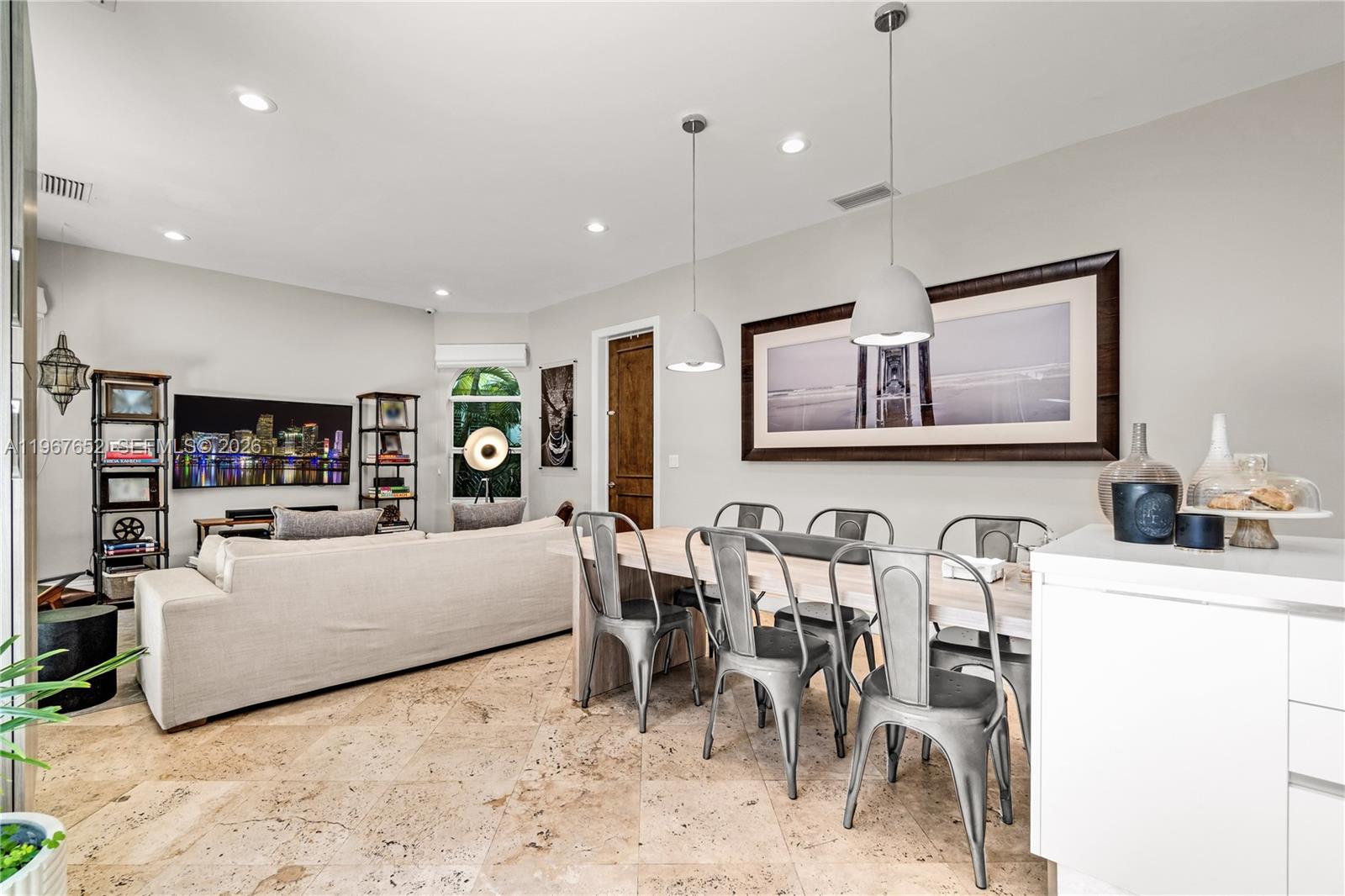 2752 Brickell Ct, Miami FL 33129