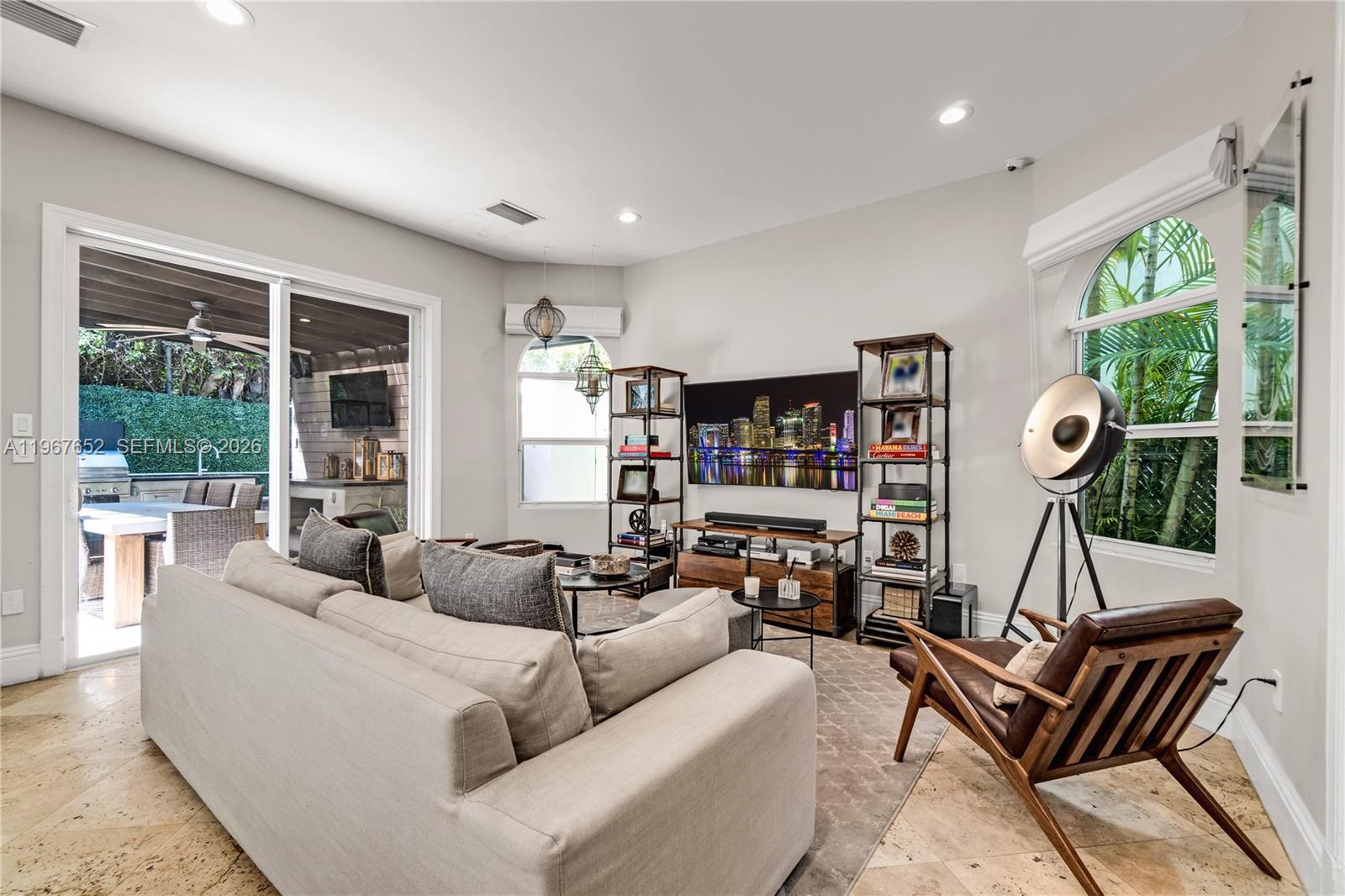 2752 Brickell Ct, Miami FL 33129