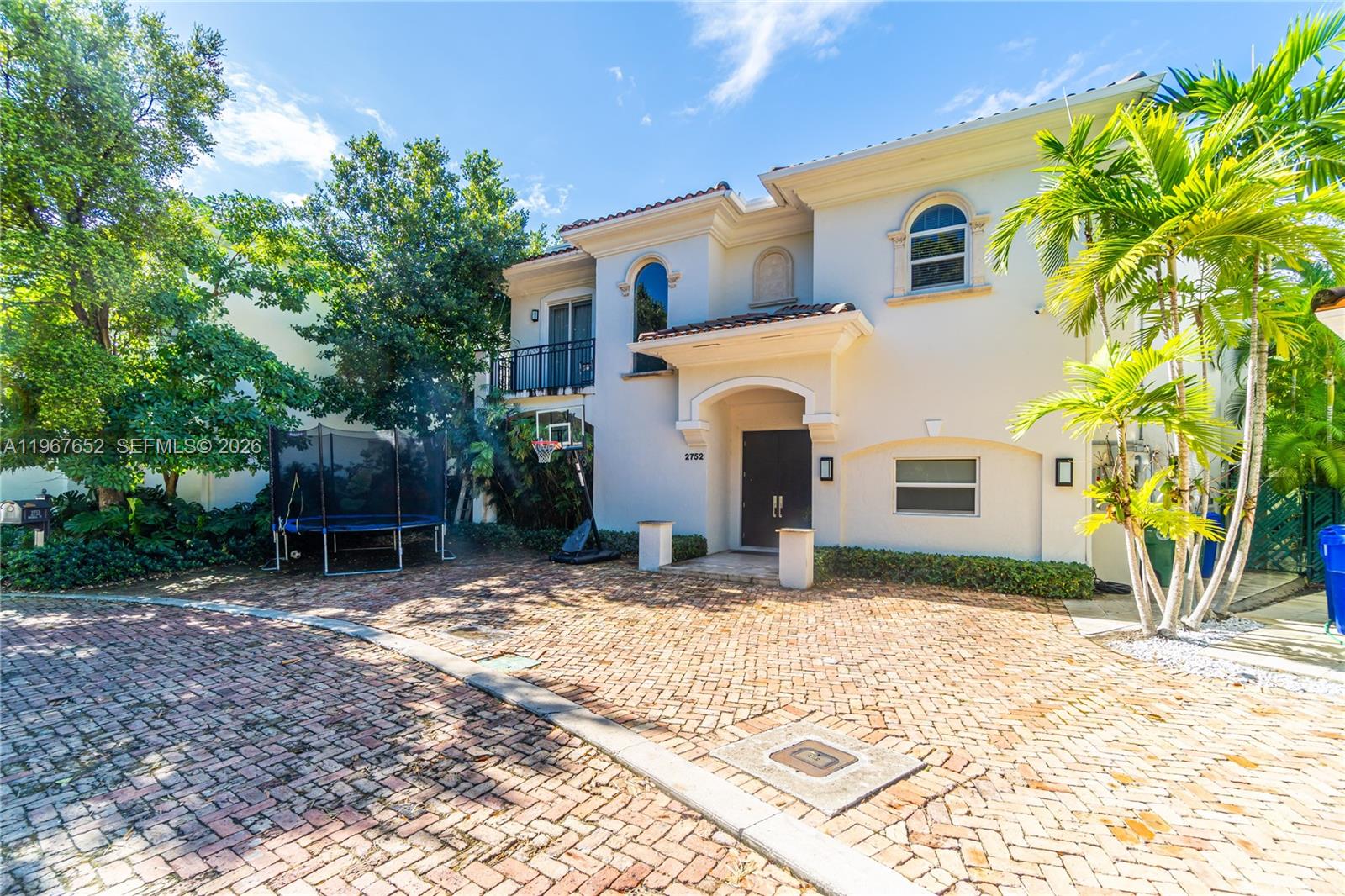 2752 Brickell Ct, Miami FL 33129