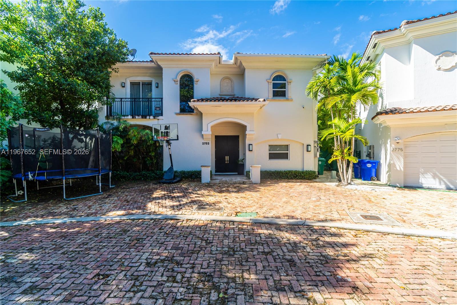 2752 Brickell Ct, Miami FL 33129