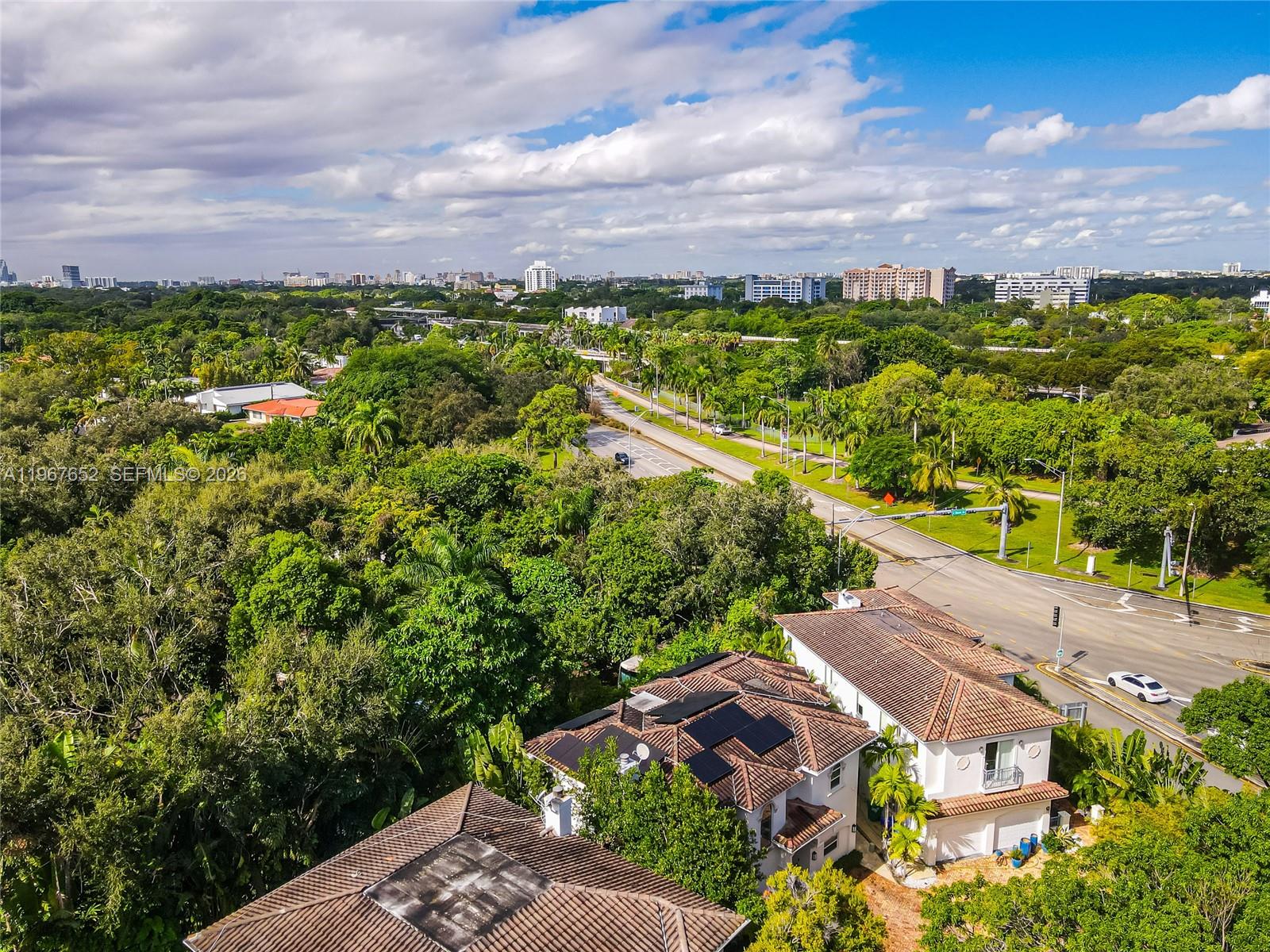 2752 Brickell Ct, Miami FL 33129