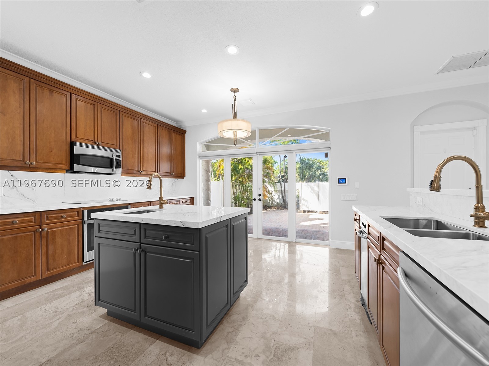 827 SE 2nd Ct, Fort Lauderdale FL 33301