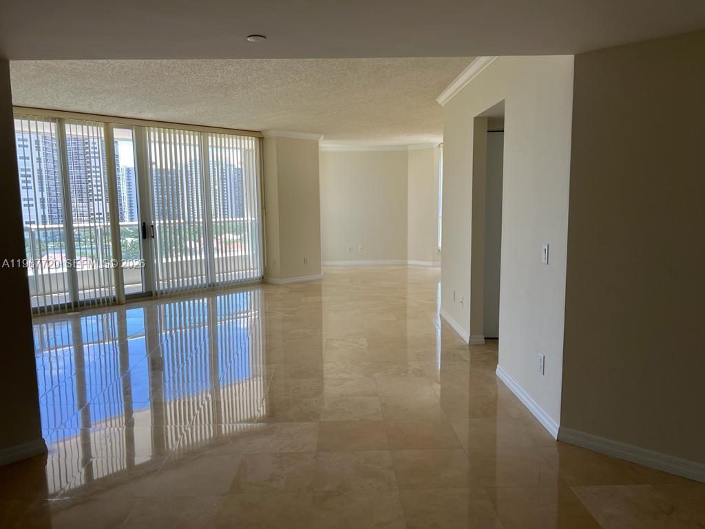 21055 Yacht Club Dr #1009, Aventura FL 33180