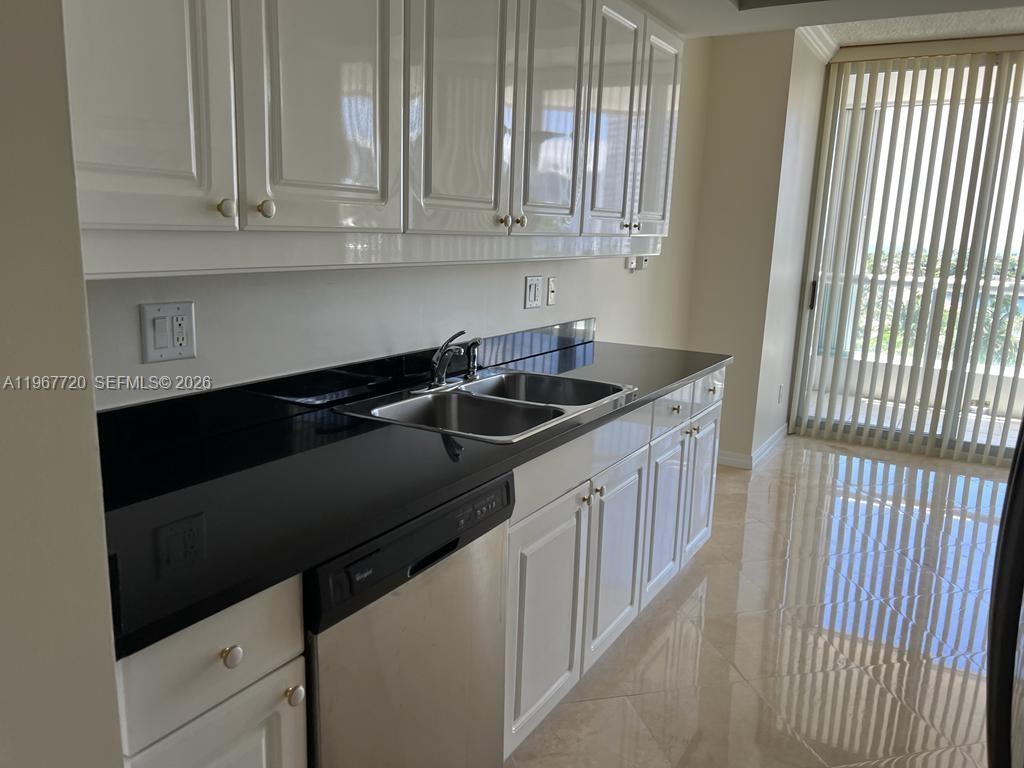 21055 Yacht Club Dr #1009, Aventura FL 33180
