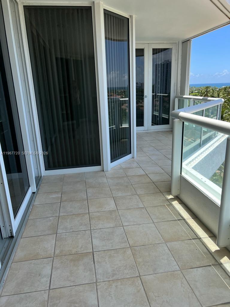 21055 Yacht Club Dr #1009, Aventura FL 33180