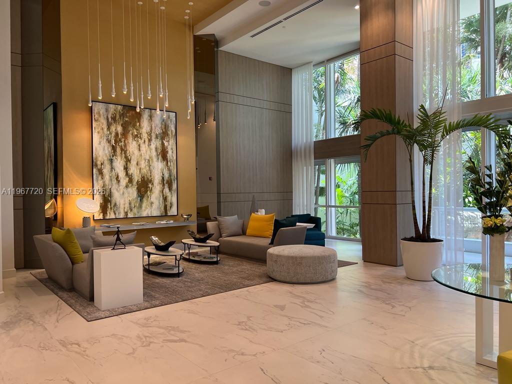 21055 Yacht Club Dr #1009, Aventura FL 33180