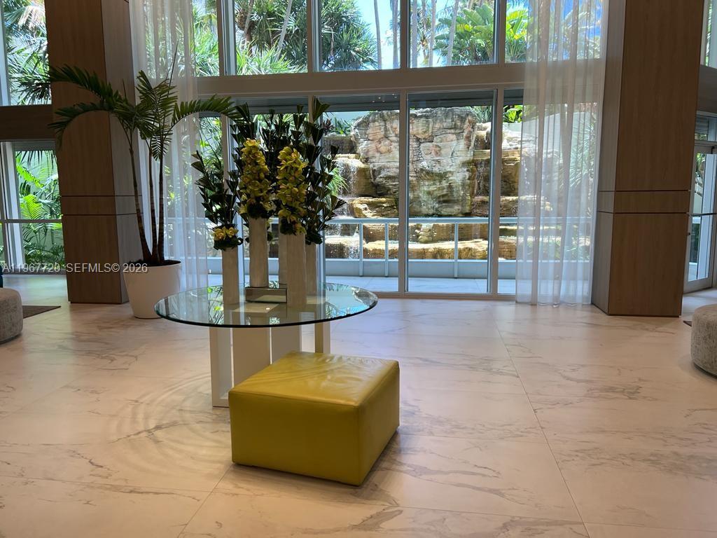 21055 Yacht Club Dr #1009, Aventura FL 33180