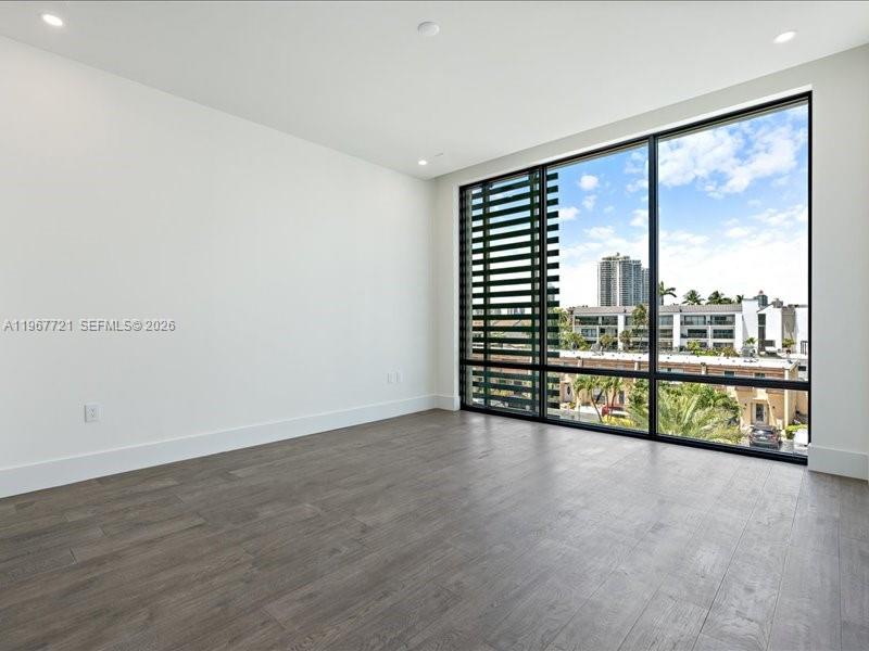 4008 NE 167th St #6, North Miami Beach FL 33160