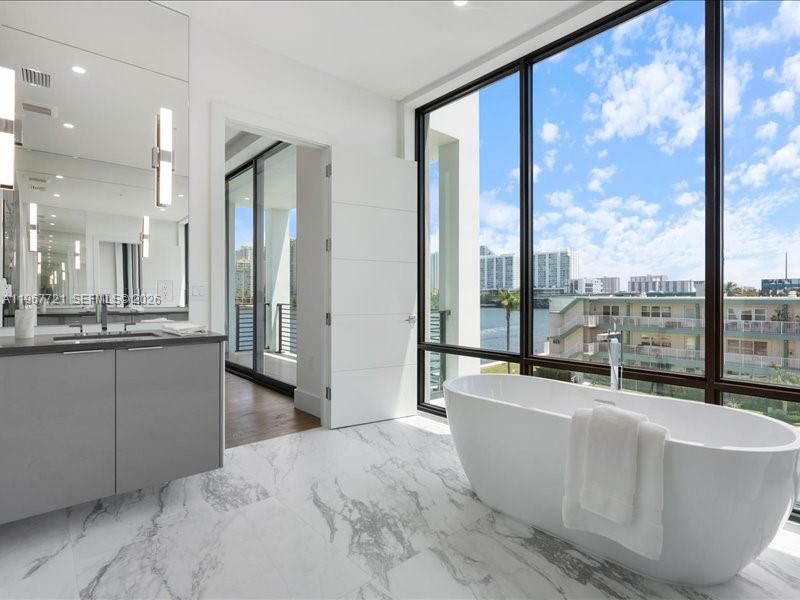 4008 NE 167th St #6, North Miami Beach FL 33160