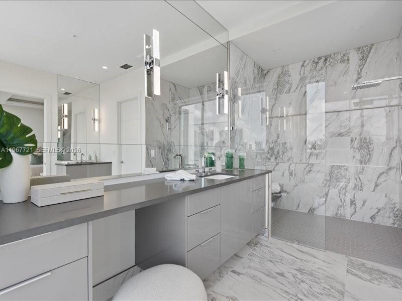4008 NE 167th St #6, North Miami Beach FL 33160