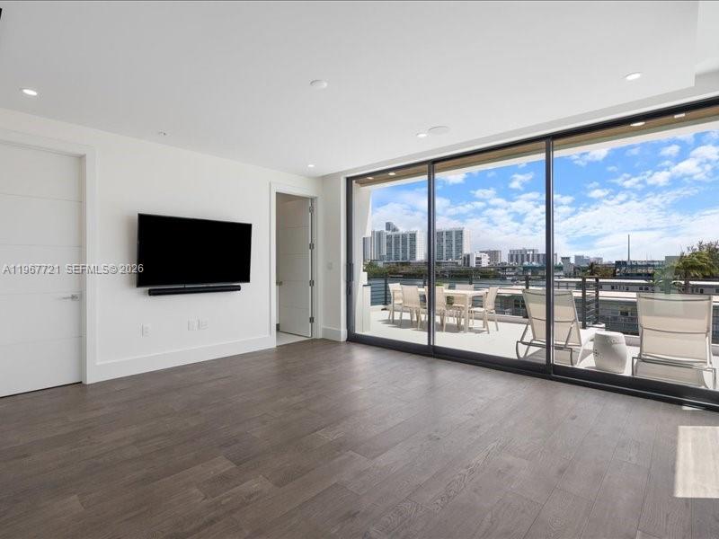 4008 NE 167th St #6, North Miami Beach FL 33160